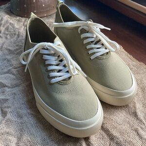 Everlane Canvas Shoes- Brand New - Never Worn - Women’s 10